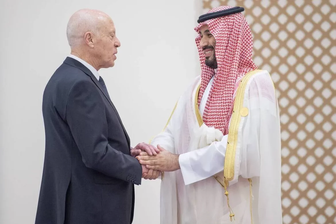 السعودية تقدم قرضاً ميسراً ومنحة لتونس بـ500 مليون دولار