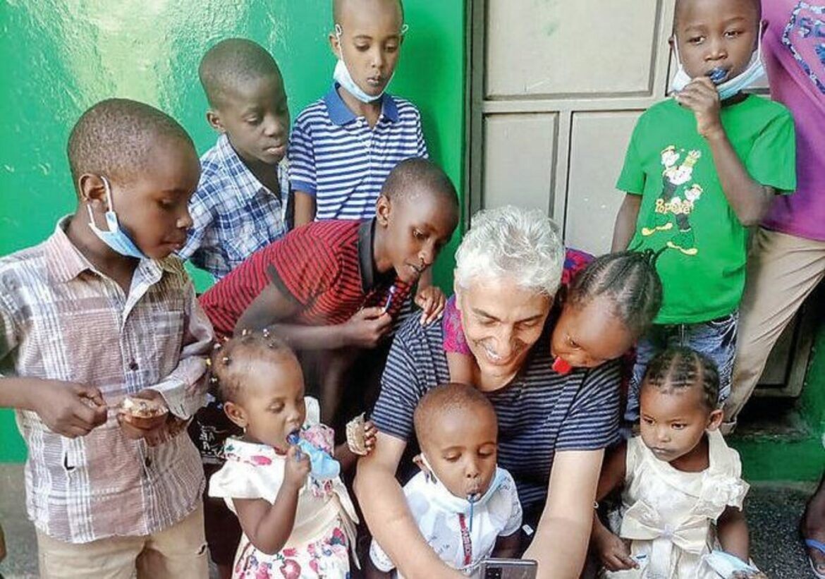 سعودي لم ينجب فتكفل بـ7 آلاف يتيم من مصر وإفريقيا وكرس حياته لأجلهم