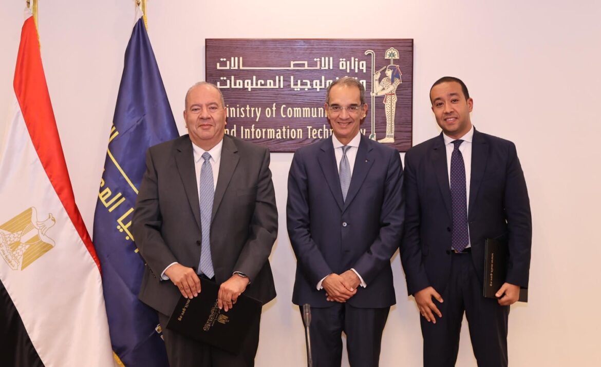 إيرادات قطاع الاتصالات في مصر يحقق 315 مليار جنيه بنمو 75 %