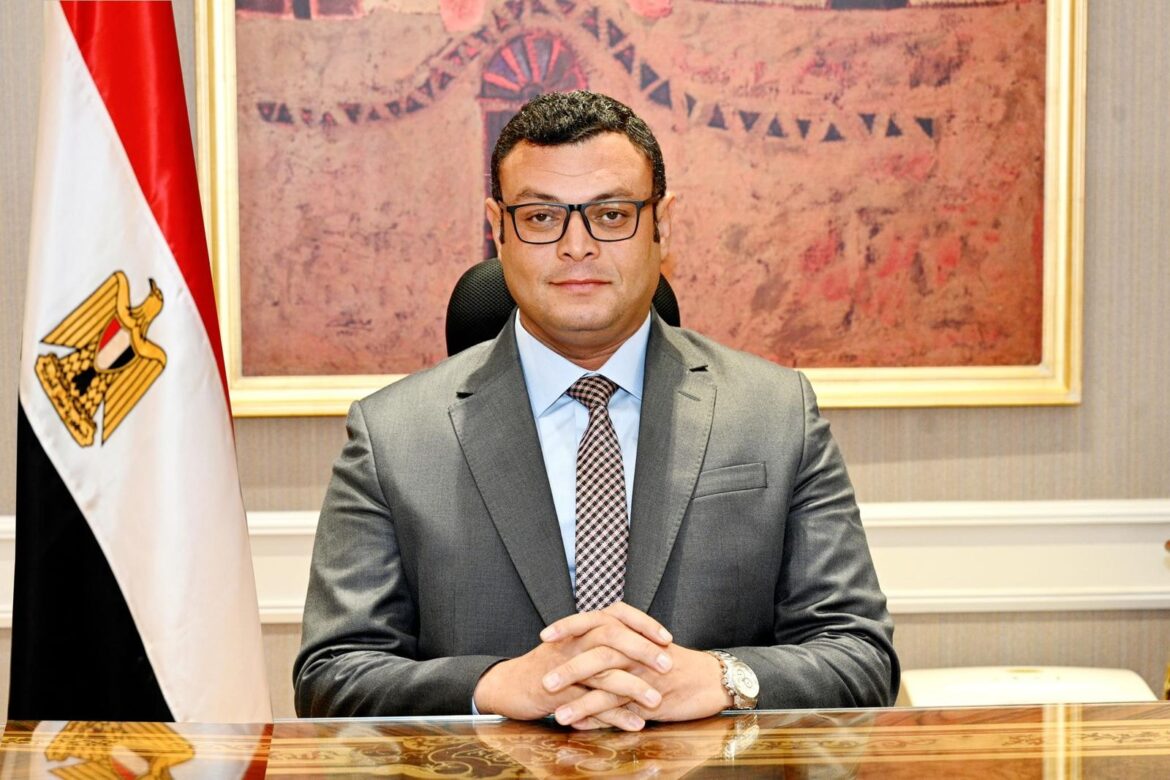 وزير الإسكان: يتابع الموقف التنفيذى لمشروعات “مارينا 8”