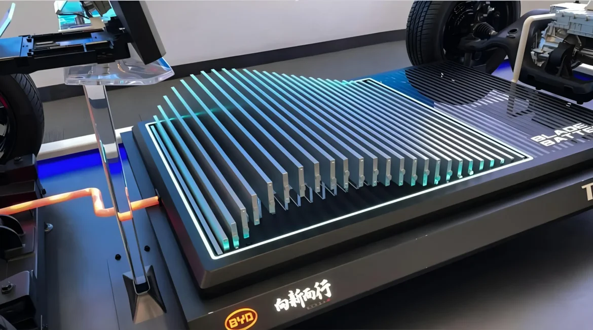 ثورة في عالم الطاقة.. BYD تبدأ عصر “بطاريات الحالة الصلبة” وتقنية الصوديوم بعمر 10 آلاف دورة
