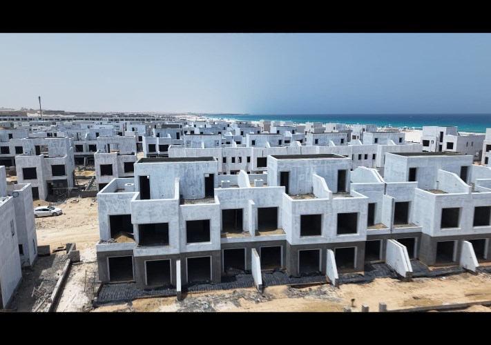 «القمزي» تستعد لبدء التسليم بمشروع «Eastshire» بالتجمع الخامس خلال 2026 وبـ«Seazen» الساحل الشمالي في 2027
